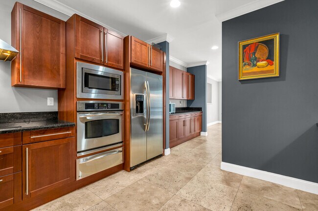 Building Photo - 486 SW 5th St