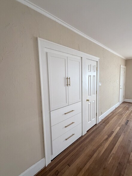 Brand new storage - 858 Nottingham Rd