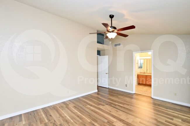 Building Photo - 763 W Folley St