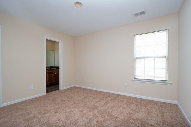 Building Photo - 3bd/2.5ba Townhouse in Northeast Columbia - COOMING SOON!!