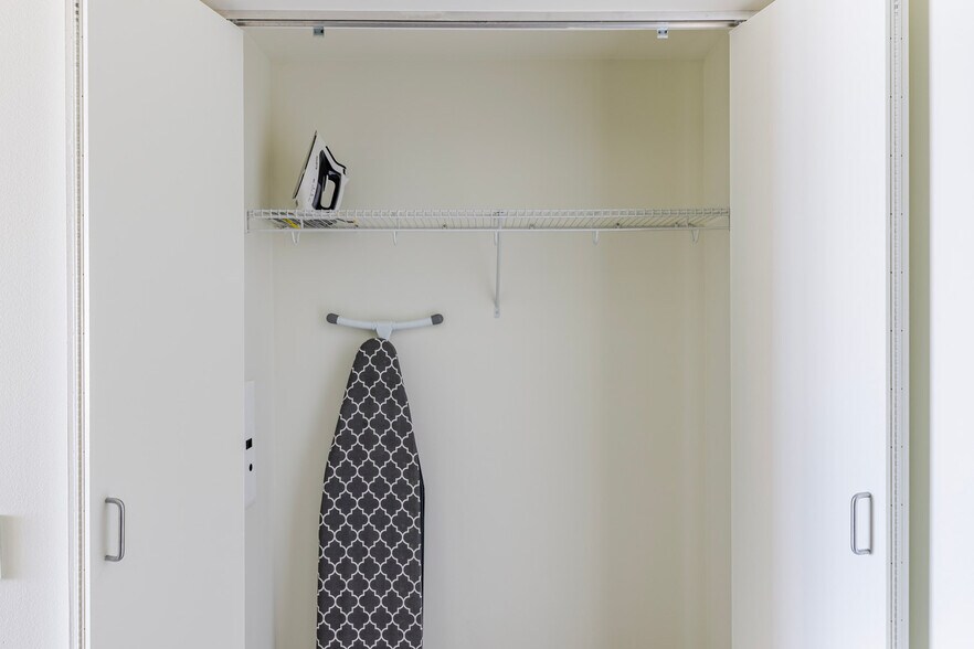 Building Photo - 340 E North Water St