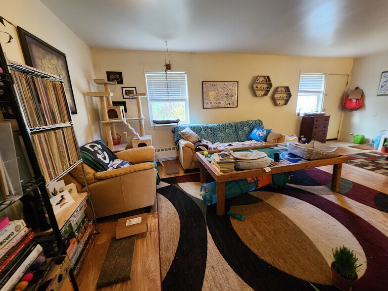 Building Photo - 172 Bolling Dr