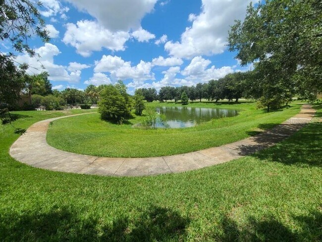 Building Photo - 5914 Willow Ridge Dr
