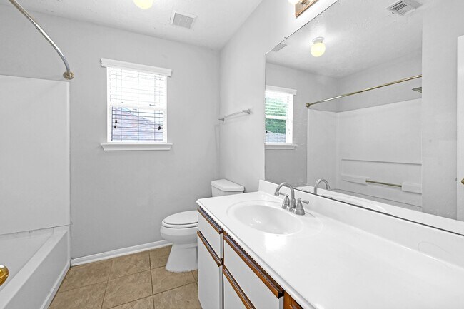 Building Photo - 3102 Millers Oak Ln