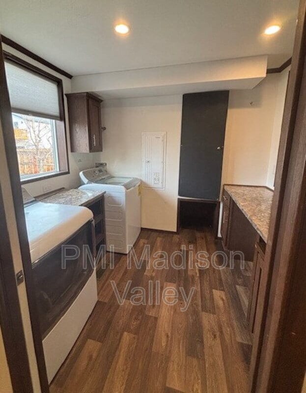 Building Photo - 707 Washington St