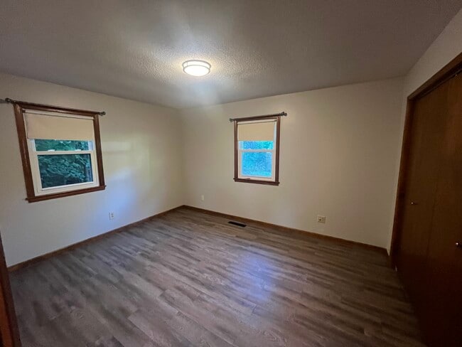 Building Photo - 5009 US-59