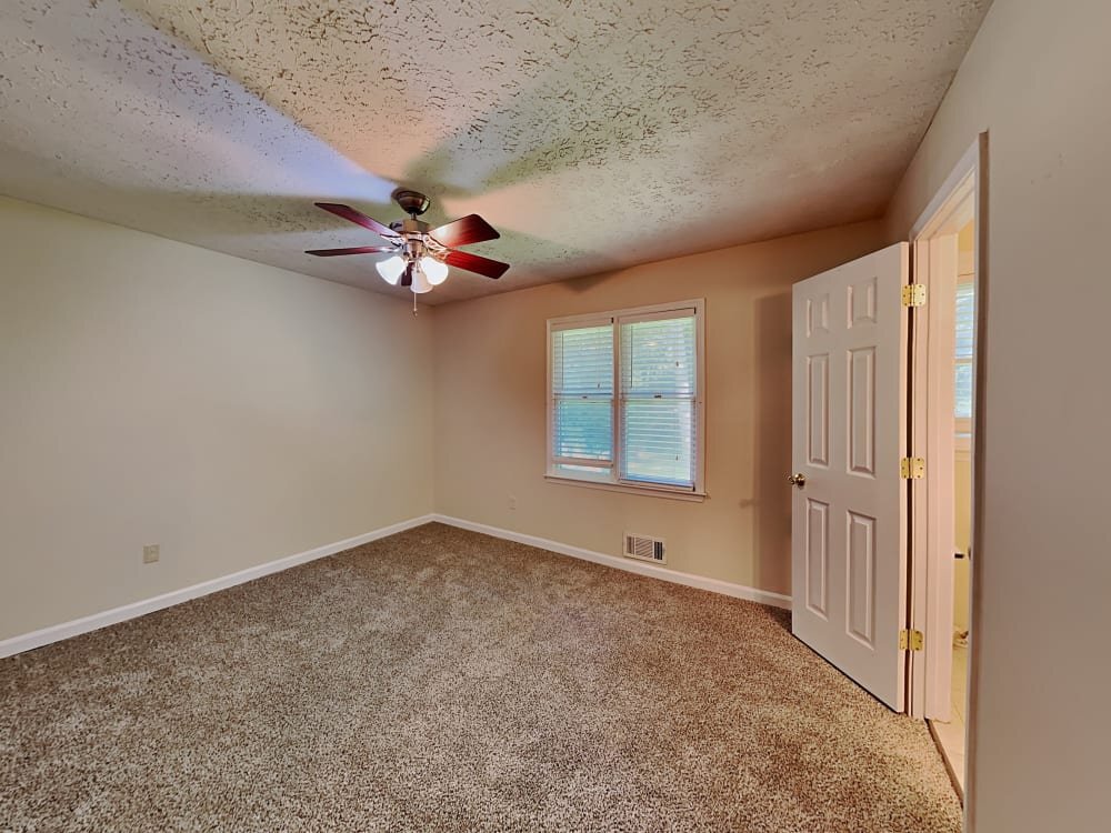 Building Photo - 139 Cedar Ridge Trail