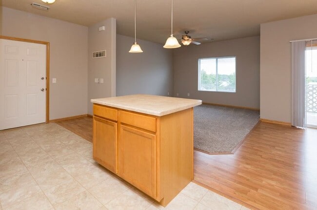 Building Photo - 1207 N 6th St