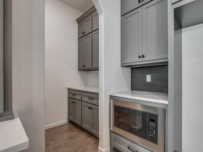 Building Photo - 8322 Robin Wy