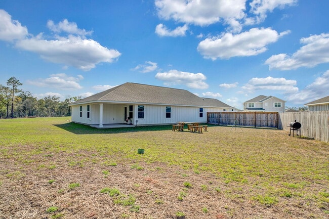 Building Photo - 535 Mary Lou Way