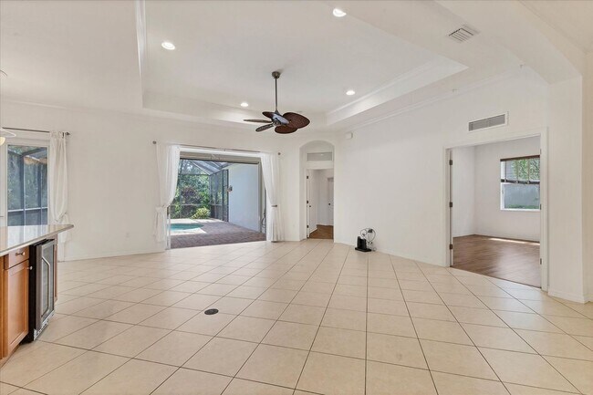 Building Photo - 7236 Lismore Ct