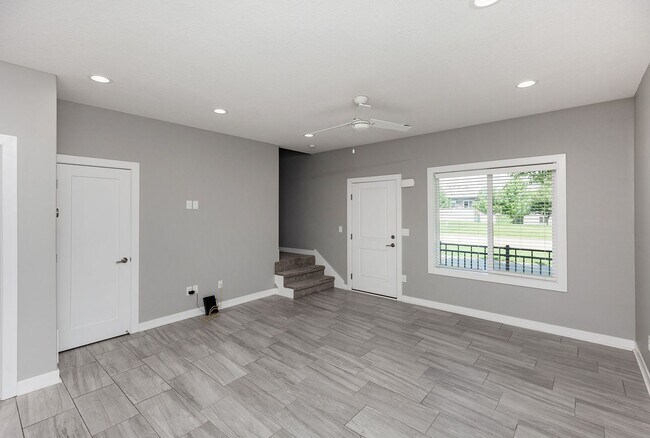 Building Photo - GREAT LOCATION!! 3 Bedroom, 2.5 Bathroom Townhome in Waukee!