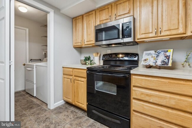 Building Photo - 1765 Carry Pl