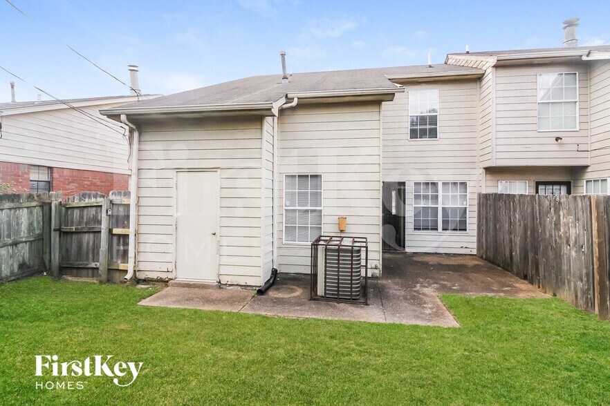 Building Photo - 4210 Meadow Valley Dr E