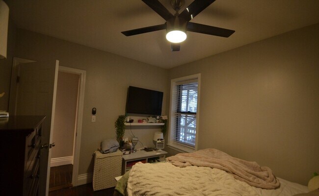 Building Photo - 60 Florida St