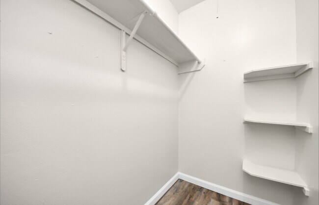 Building Photo - 2110 Melbourne St