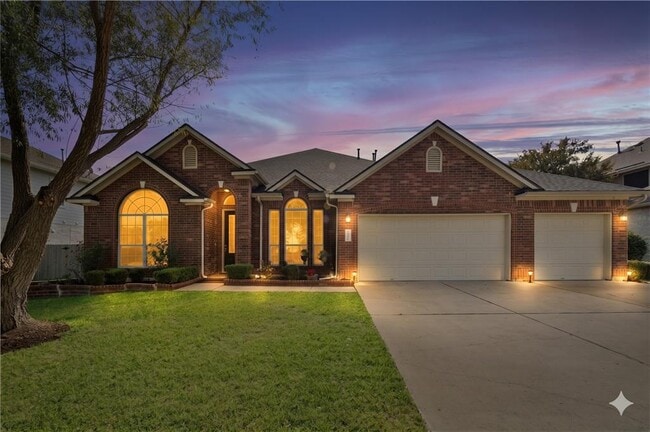 Building Photo - 2405 Speidel Dr