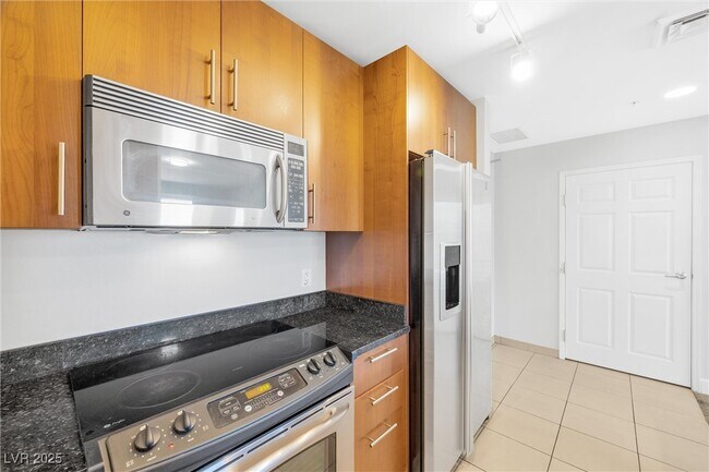 Building Photo - 200 W Sahara Ave
