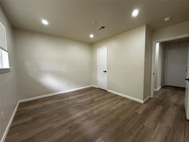 Building Photo - 11802 Murr Way