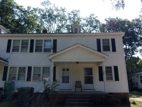 Building Photo - Renovated 2 Bedroom 1 1/2 Bath Townhome - ...