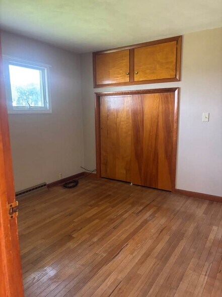Bedroom - 1884 OH-121