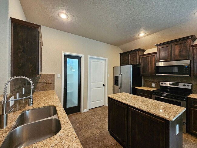 Building Photo - 6211 Newcastle Dr