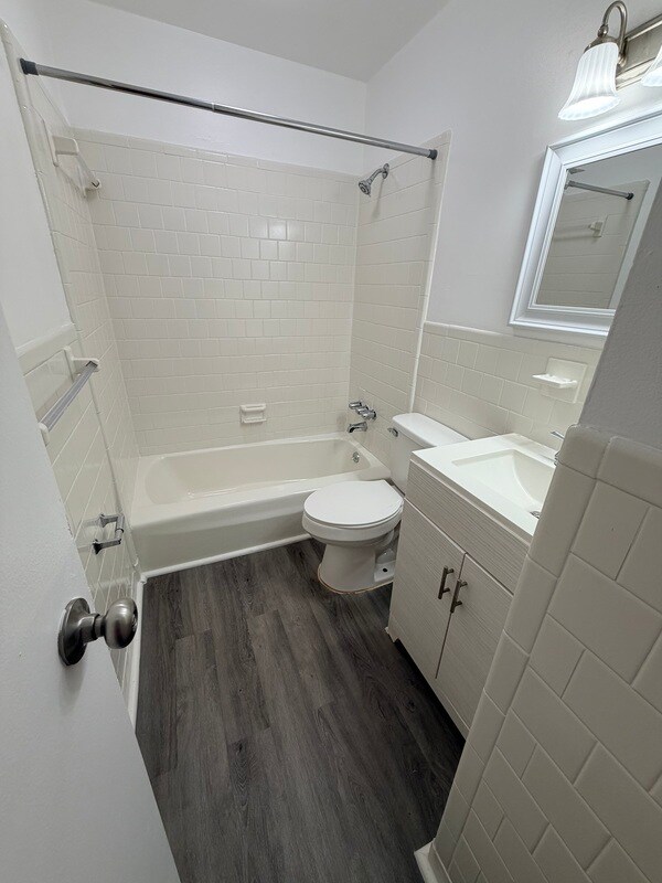 Building Photo - 2669 Wayside Dr