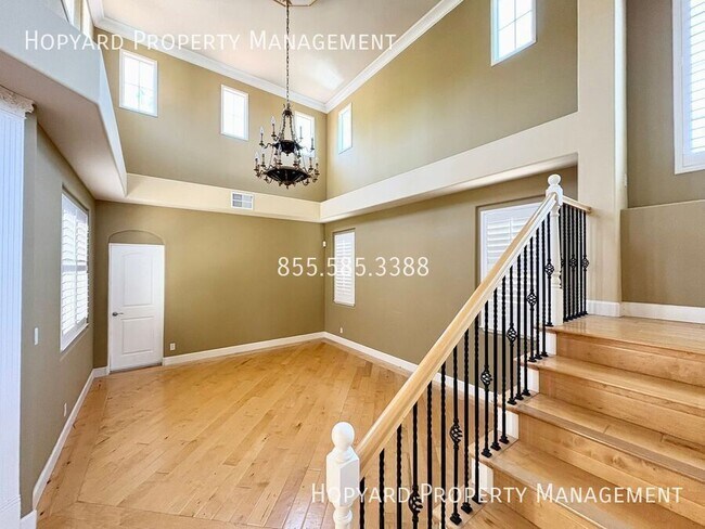 Building Photo - 9619 Velvetleaf Cir
