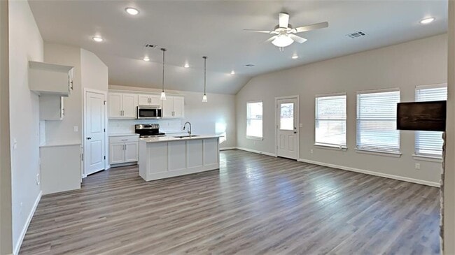 Building Photo - 485 Hardesty Dr