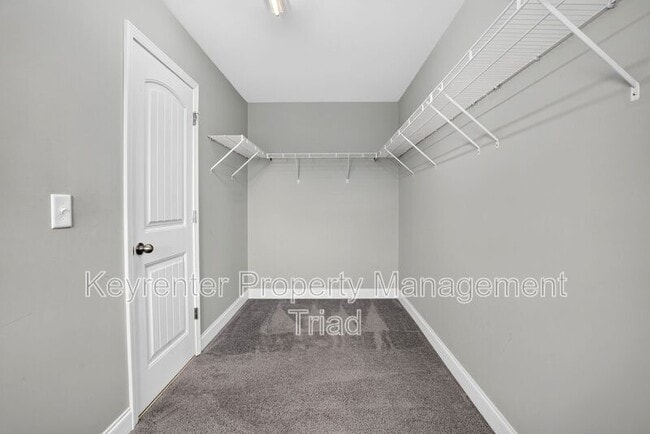 Building Photo - 504 Eagles Wy