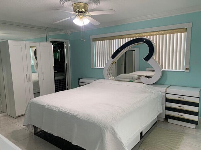 Building Photo - 1283 Larch Way