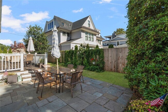 Building Photo - 73 Merton Rd