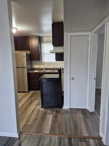 Building Photo - 1717 24th Ave N