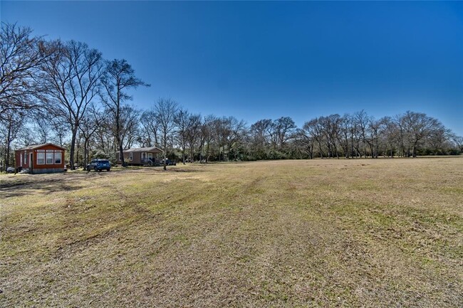 Building Photo - 24097 Hwy 6
