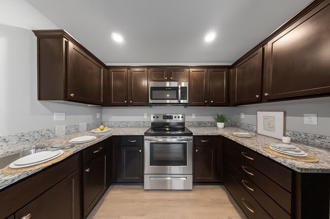 Building Photo - Beautiful Renovated Single Family Home | 3 BR/2BA Duplex| 1-Car Covered Parking |Spacious & Sunny...