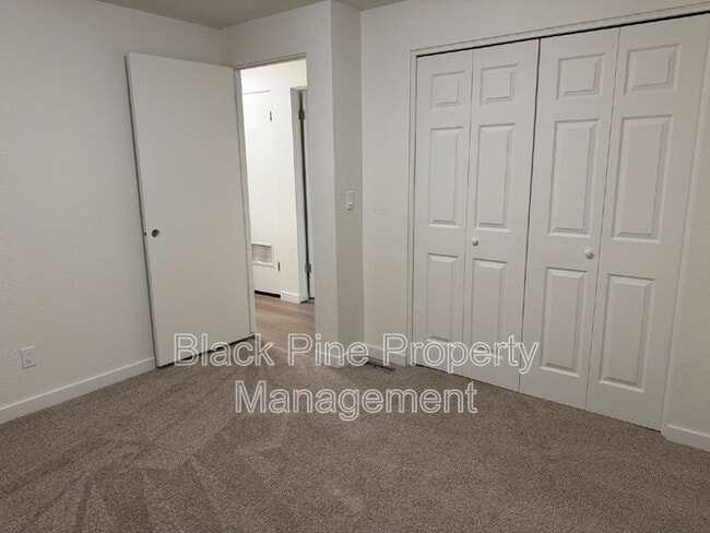 Building Photo - 1939 S Owyhee St