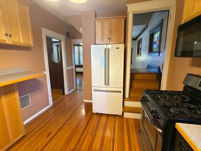 Building Photo - 4949 Nottingham Ave