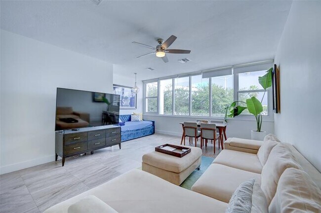 Building Photo - 3038 N Federal Hwy