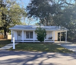 Building Photo - 3/2 Pascagoula