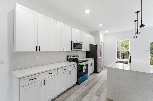 Building Photo - 2200 SW 156th Loop