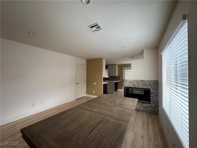 Building Photo - 4454 Bertram Ln