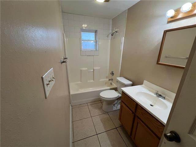 Building Photo - 3508 Pakenham Dr