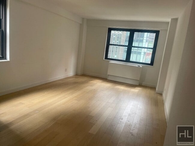 Building Photo - East 39th Street