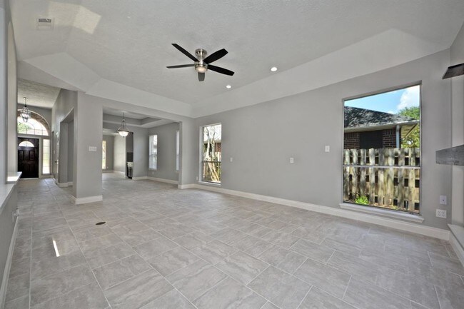 Building Photo - 21015 Eagle Bend