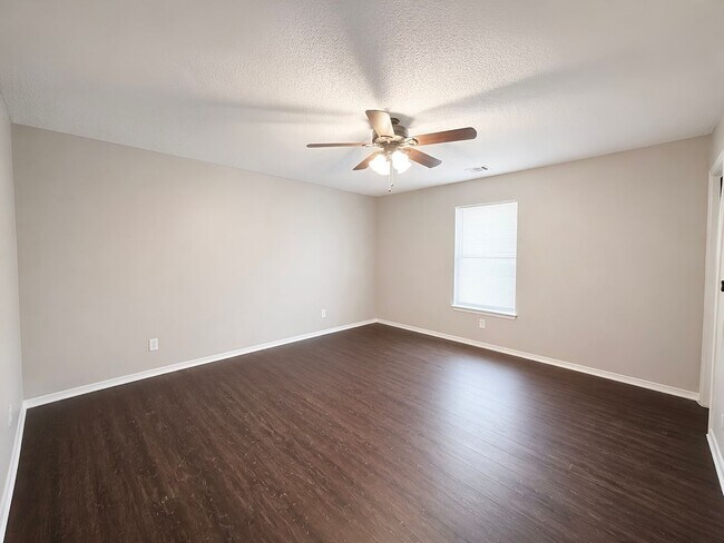 Building Photo - Amazing Quality and Value! Jenks Schools!