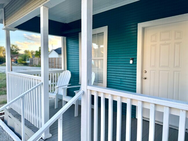 Primary Photo - 313 N Llewellyn Ave