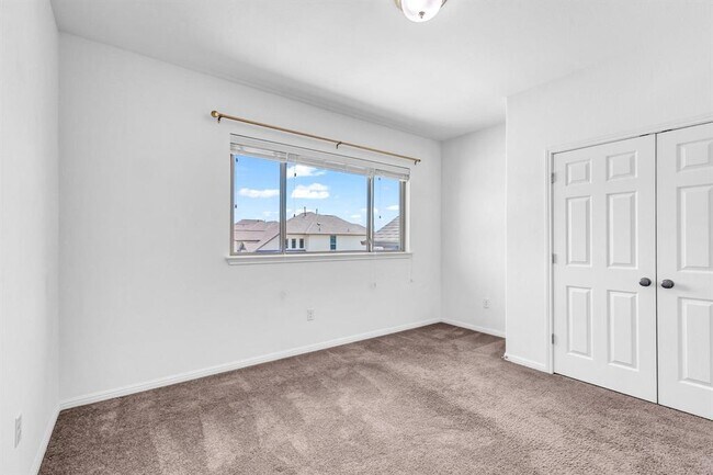 Building Photo - 2907 Zelma Dr