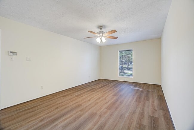 Building Photo - 2807 Planters St