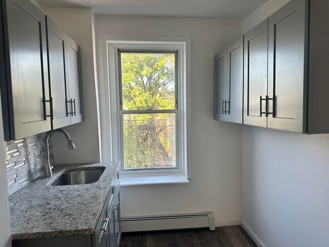 Building Photo - 340 2ND St