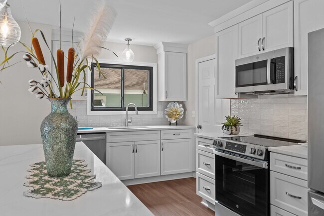 Building Photo - 3303 Marsh View Dr